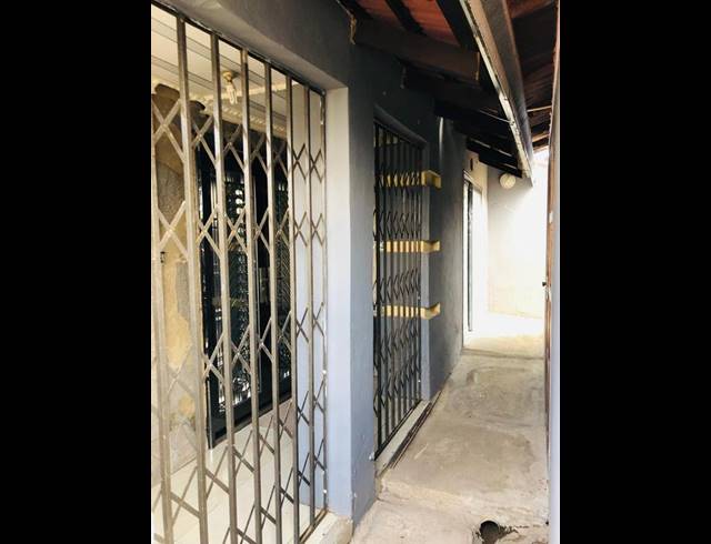 3 BEDROOM HOUSE FOR SALE IN ORANGE FARM